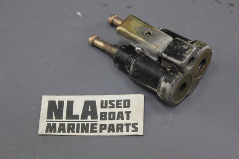Johnson Evinrude 375587 0375587 376341 Fuel Tank Connector Dual Air Pressure