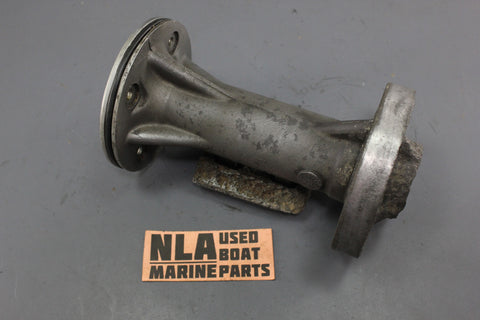 Johnson Evinrude OMC 332139 0332139 397094 Cobra Outboard Bearing Carrier V6 V8