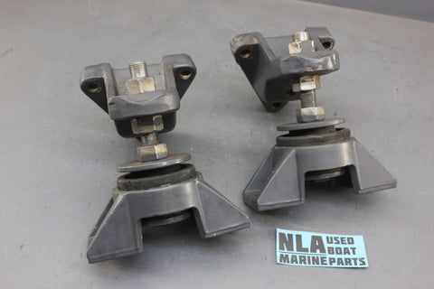 OMC 913689 Cobra Front Engine Mount Mounting Bracket 1986-1989 3853805 4.3L V6