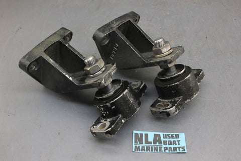 MerCruiser 70938 66284A2 Front Engine Mount Base 898 228 305 350 1975-1977