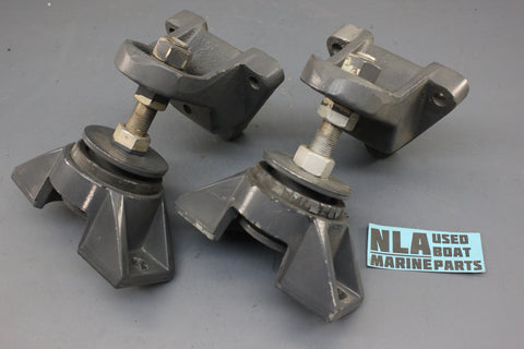 OMC 913689 Cobra Front Engine Mount Mounting Bracket 1986-1989 3853805 4.3L V6
