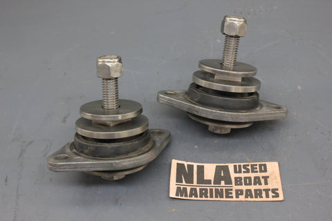 OMC 0983932 983932 Cobra V6 V8 4.3L 5.0L 5.7L Rear Engine Rubber Mount