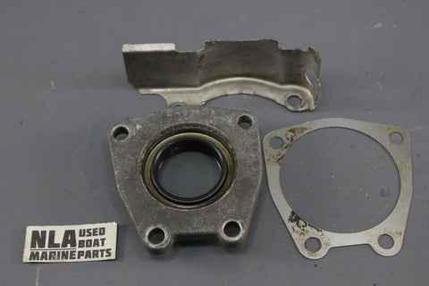 OMC Stringer Intermediate Housing Sterndrive 981554 2-909511 Seal Retainer