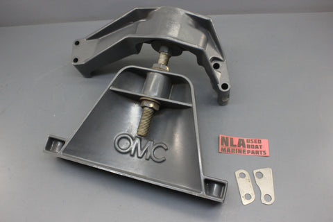 OMC Cobra 3.0L 140hp Front Engine Mount Bracket 912207 912206 984427 Support 2.5