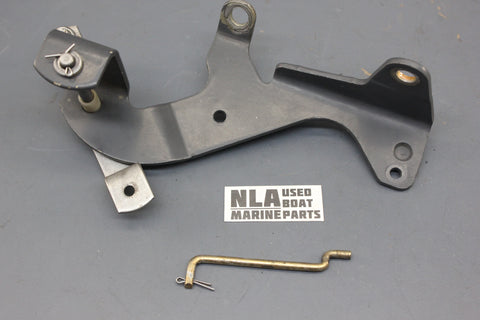 OMC 0913563 913563 Cobra 2-BBL 4.3L V6 1989 Only Throttle Cable Linkage Bracket
