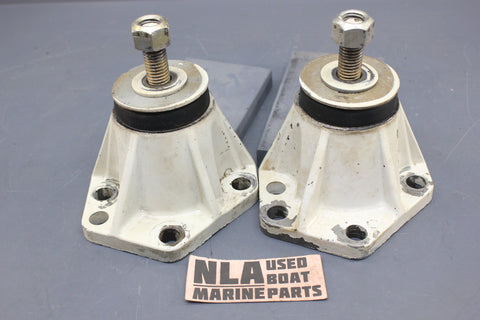 OMC Stringer 910061 0909722 Rear Engine Rubber Motor Mount 2.5L 3.8L V6 V8 350